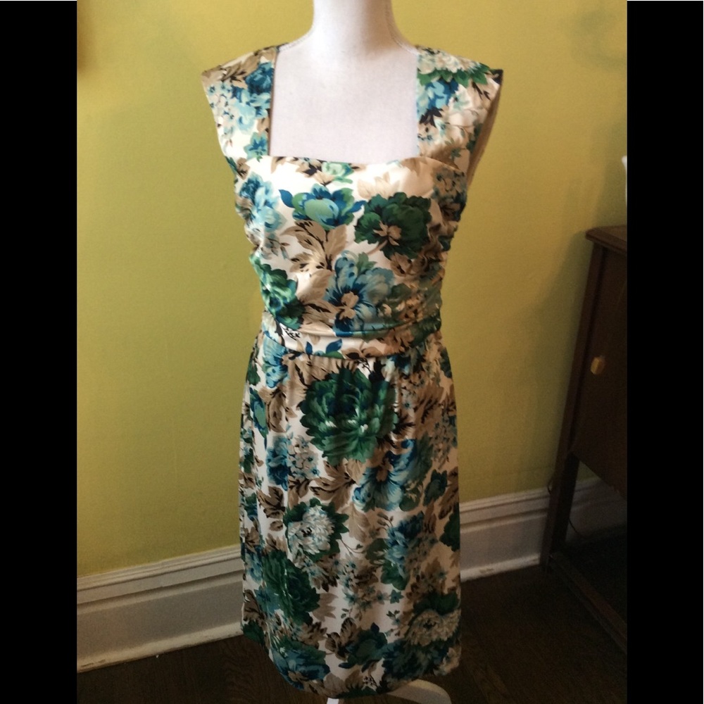 Donna Rico NWT Pretty Cream Floral Dress size 10